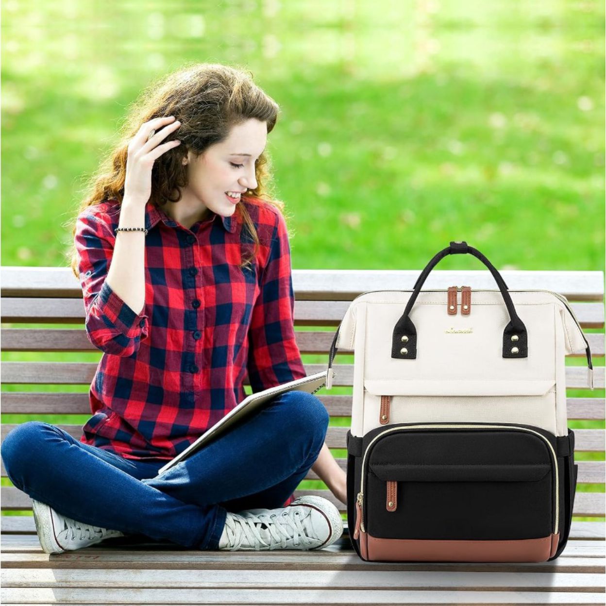 Stylingo Groover Black Beige Brown 15.6" Laptop Backpack Bag Park Bench